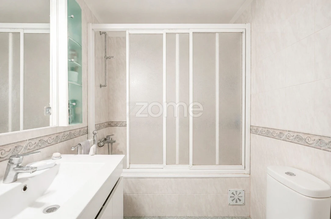 Apartamento T6 para Venda em Carcavelos e Parede Foto 9