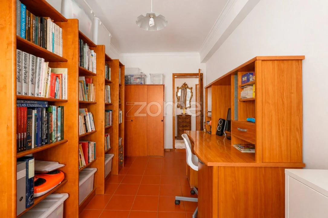 Apartamento T6 para Venda em Carcavelos e Parede Foto 20