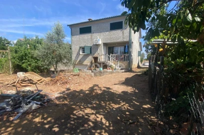 Moradia T3 para Venda em Amoreira da Gândara, Paredes do Bairro e Ancas