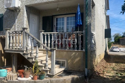 Moradia T3 para Venda em Amoreira da Gândara, Paredes do Bairro e Ancas
