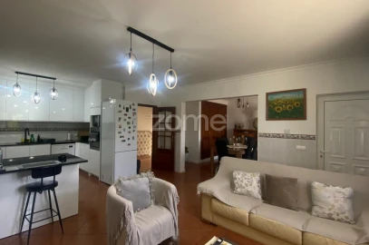Moradia T3 para Venda em Amoreira da Gândara, Paredes do Bairro e Ancas