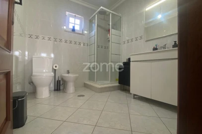 Moradia T3 para Venda em Amoreira da Gândara, Paredes do Bairro e Ancas