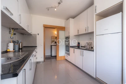 Apartamento T3 para Venda em Santa Clara e Castelo Viegas