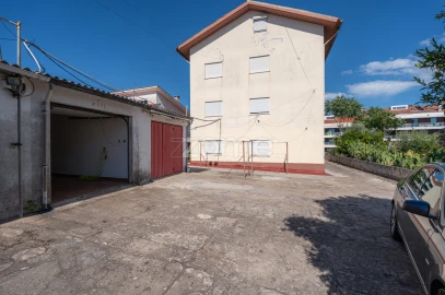 Apartamento T3 para Venda em Santa Clara e Castelo Viegas
