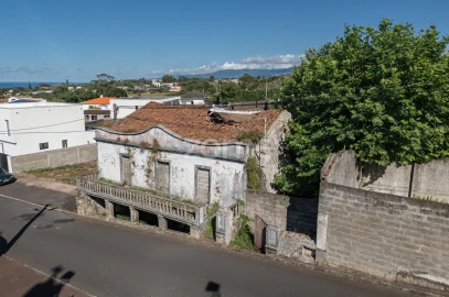 Moradia T3 para Venda em Capelas
