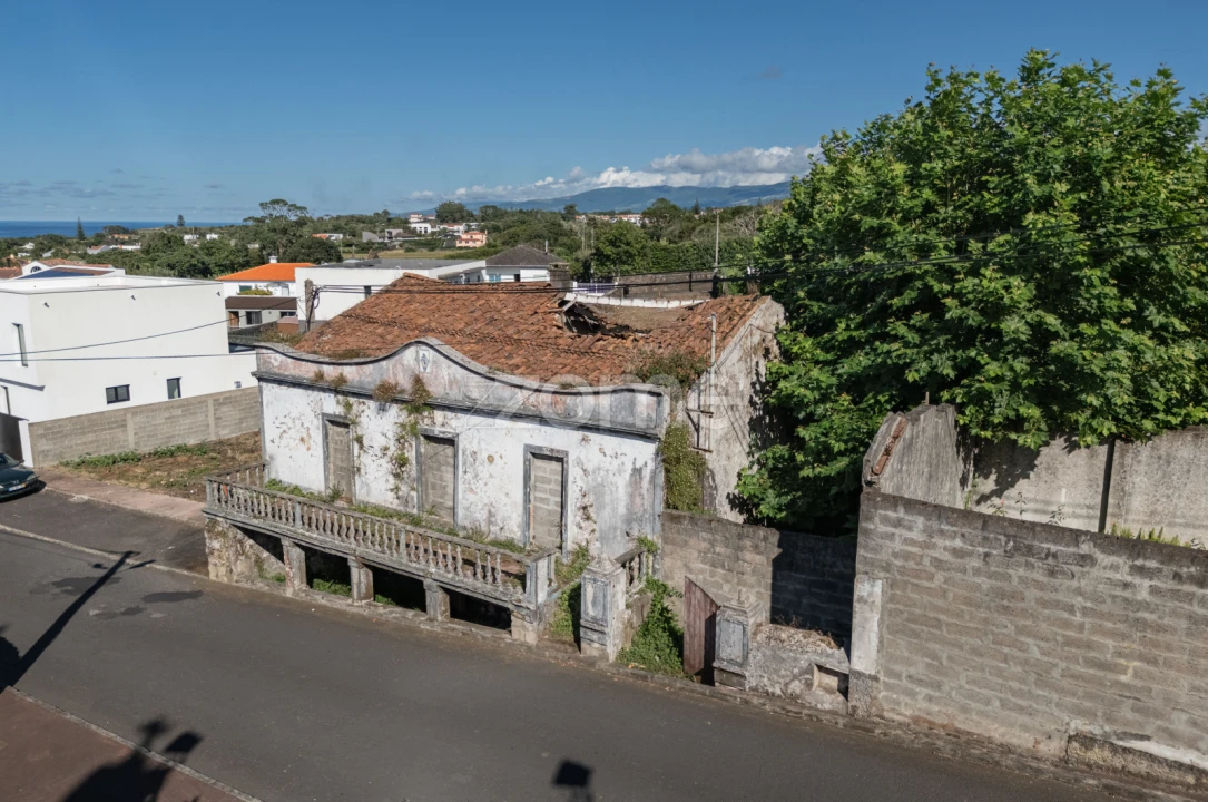 Moradia T3 para Venda em Capelas Foto 4