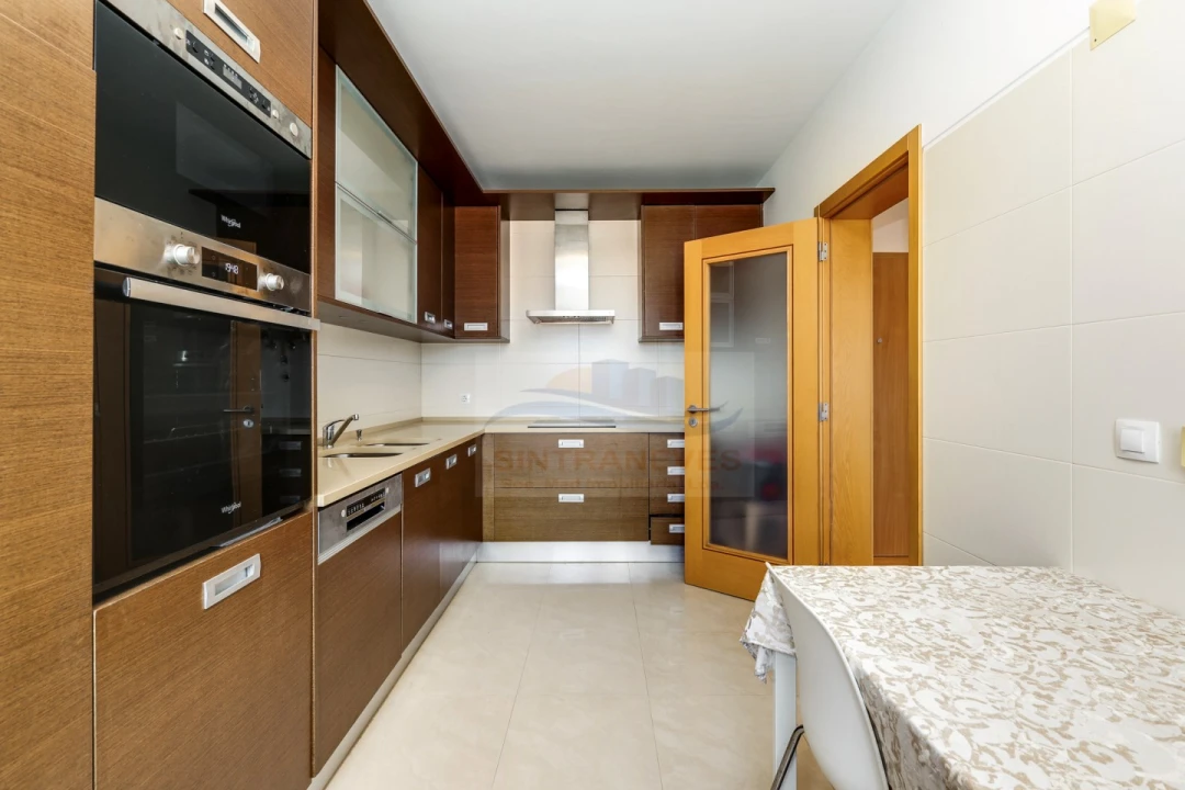 Apartamento T2 para Venda em Agualva e Mira-Sintra Foto 1