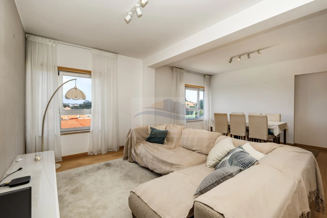 Apartamento T2 para Venda em Agualva e Mira-Sintra Foto 3