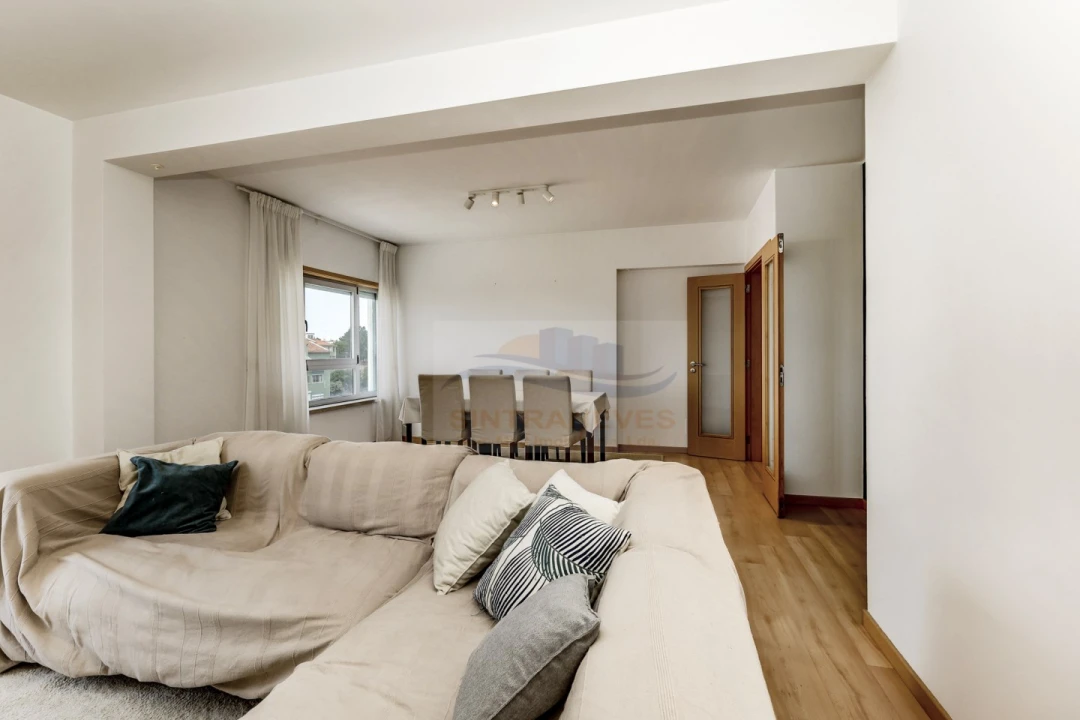 Apartamento T2 para Venda em Agualva e Mira-Sintra Foto 4
