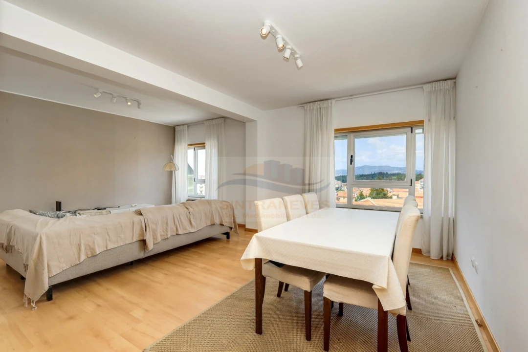 Apartamento T2 para Venda em Agualva e Mira-Sintra Foto 6