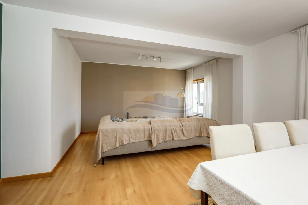Apartamento T2 para Venda em Agualva e Mira-Sintra Foto 7