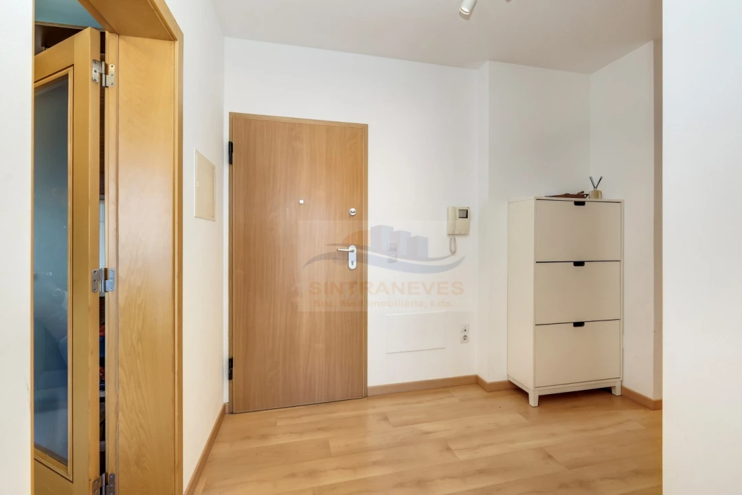 Apartamento T2 para Venda em Agualva e Mira-Sintra Foto 12