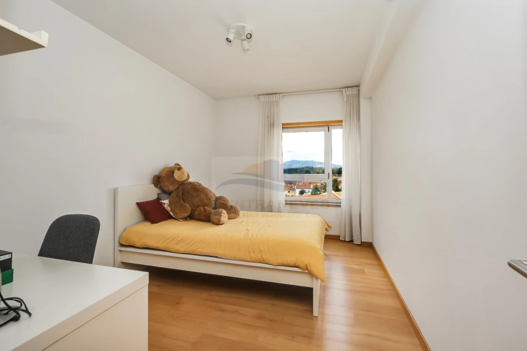 Apartamento T2 para Venda em Agualva e Mira-Sintra Foto 13