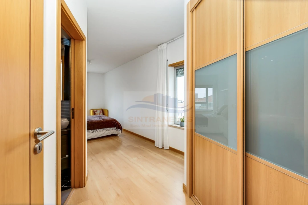 Apartamento T2 para Venda em Agualva e Mira-Sintra Foto 15