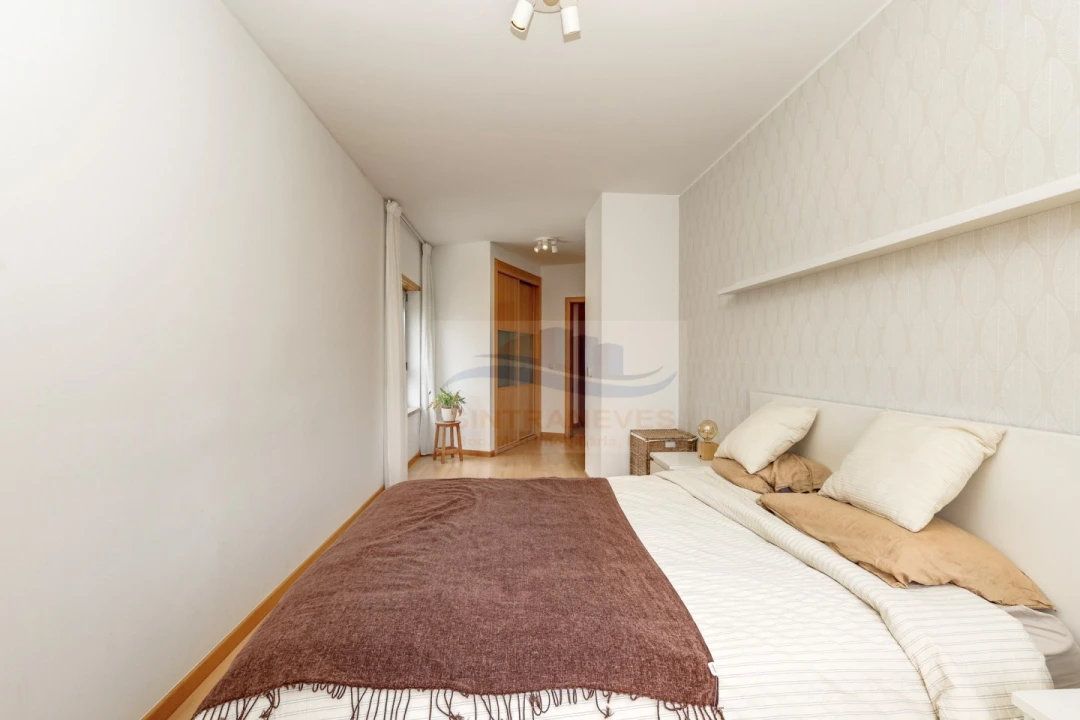 Apartamento T2 para Venda em Agualva e Mira-Sintra Foto 17
