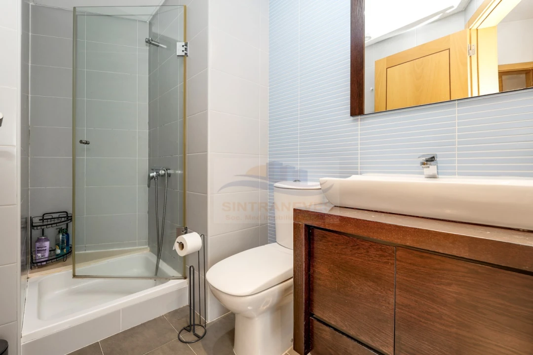 Apartamento T2 para Venda em Agualva e Mira-Sintra Foto 19