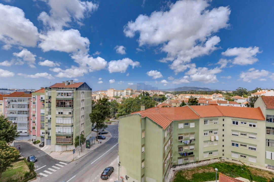 Apartamento T2 para Venda em Agualva e Mira-Sintra Foto 23