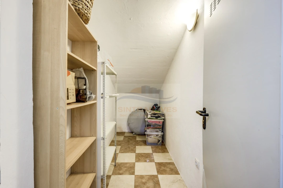 Apartamento T2 para Venda em Agualva e Mira-Sintra Foto 24