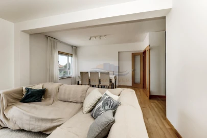 Apartamento T2 para Venda em Agualva e Mira-Sintra