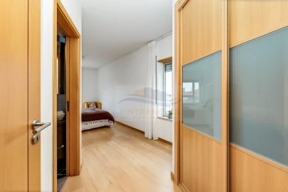 Apartamento T2 para Venda em Agualva e Mira-Sintra