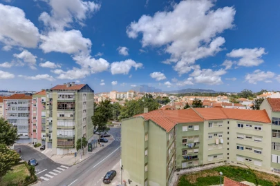 Apartamento T2 para Venda em Agualva e Mira-Sintra