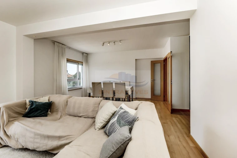 Apartamento T2 para Venda em Agualva e Mira-Sintra Foto 4