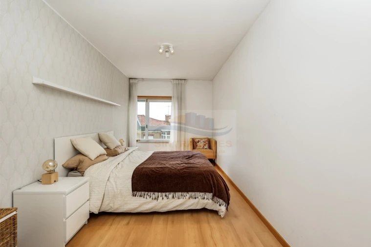 Apartamento T2 para Venda em Agualva e Mira-Sintra Foto 16