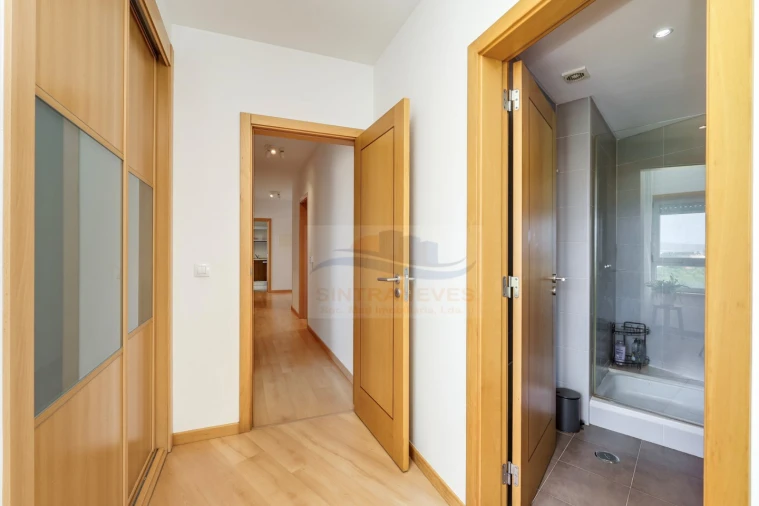 Apartamento T2 para Venda em Agualva e Mira-Sintra Foto 18