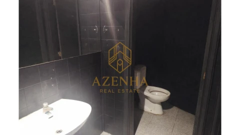 Negócio para Venda em Gondomar (São Cosme), Valbom e Jovim