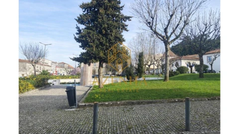 Negócio para Venda em Gondomar (São Cosme), Valbom e Jovim