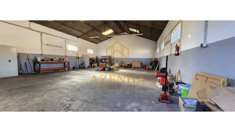 Armazém para Venda em Cidade da Maia