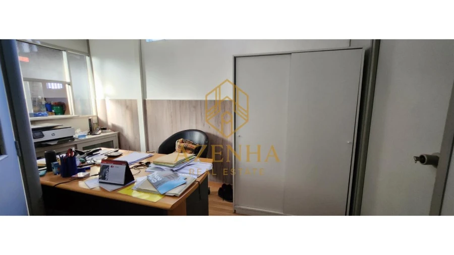 Armazém para Venda em Cidade da Maia Foto 4