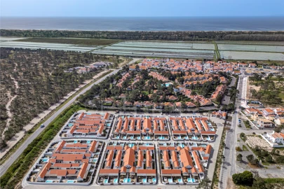 Moradia T3 para Venda em Santa Maria do Castelo e Santiago e Santa Susana