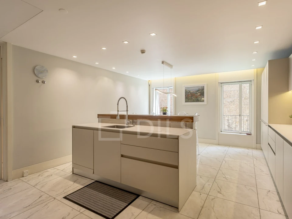 Apartamento T6 para Venda em Santo António Foto 10