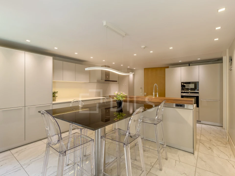 Apartamento T6 para Venda em Santo António Foto 11