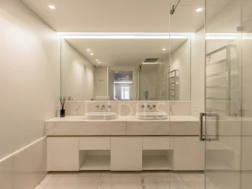 Apartamento T6 para Venda em Santo António