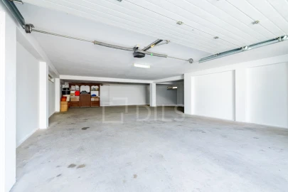 Moradia T5 para Venda em Quarteira