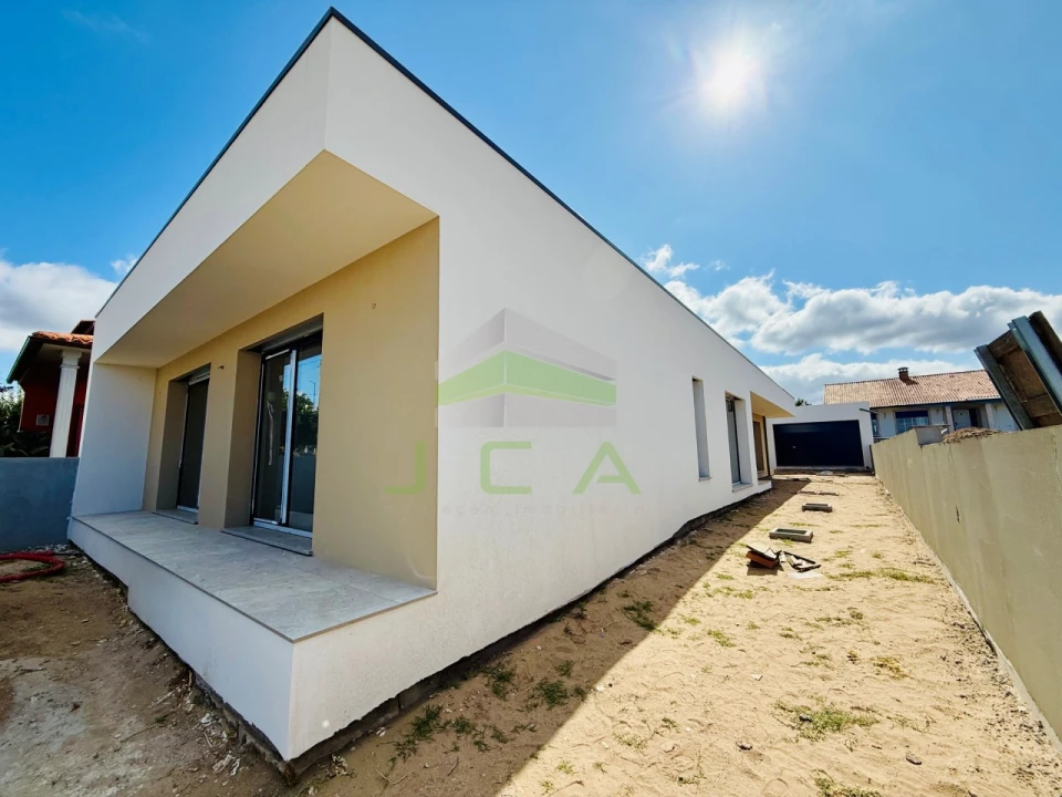 Moradia T3 para Venda em Souto da Carpalhosa e Ortigosa Foto 1