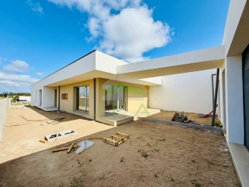 Moradia T3 para Venda em Souto da Carpalhosa e Ortigosa