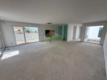Moradia T3 para Venda em Souto da Carpalhosa e Ortigosa