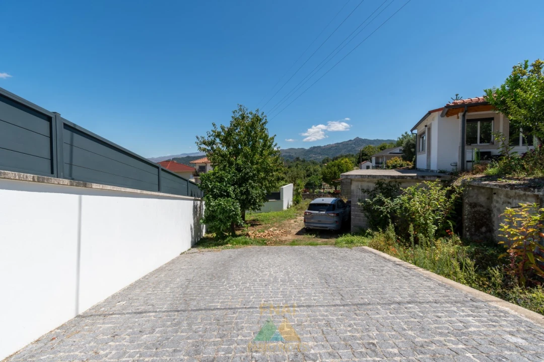 Moradia T3 para Venda em Oleiros Foto 25