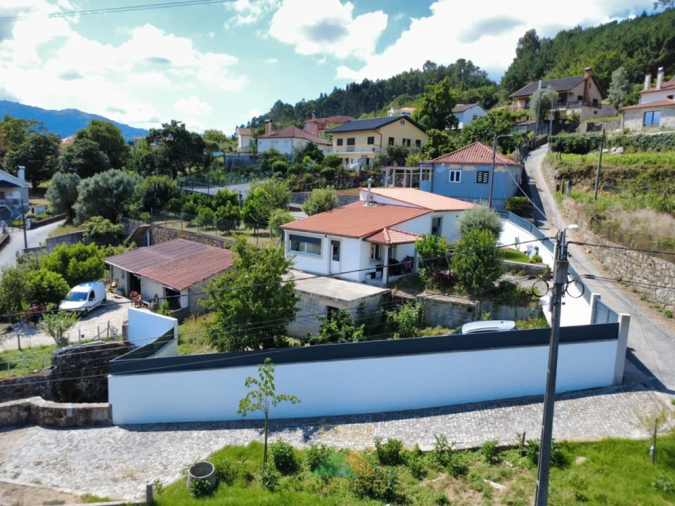 Moradia T3 para Venda em Oleiros Foto 1