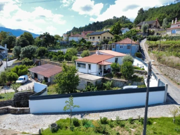 Moradia T3 para Venda em Oleiros