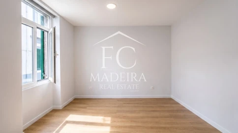 Moradia T3 para Venda em Funchal (Santa Luzia)