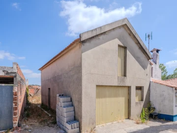 Armazém para Venda em Maceira