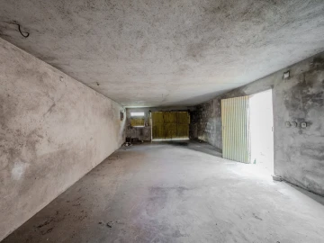 Armazém para Venda em Maceira