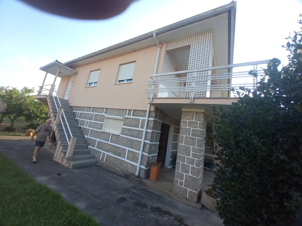 Moradia T4 para Venda em Mazedo e Cortes Foto 1