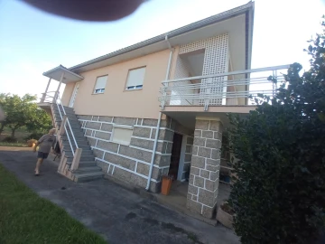 Moradia T4 para Venda em Mazedo e Cortes