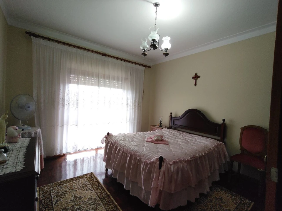 Moradia T5 para Venda em Pussos São Pedro Foto 34