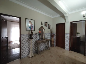 Moradia T5 para Venda em Pussos São Pedro
